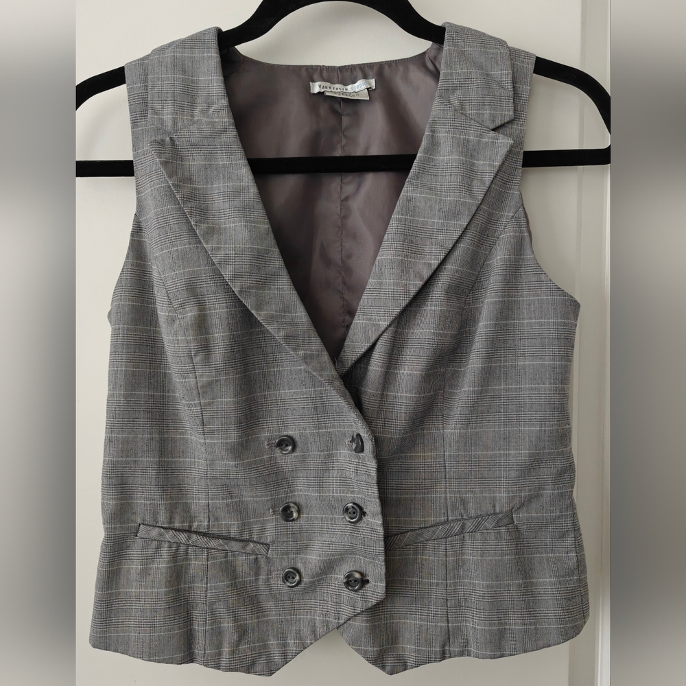 Vanheusen Studio Gray Vest